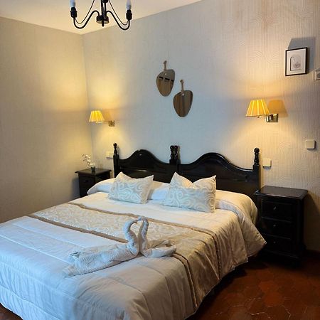El Valle Hostal Restaurante La Pradera de Navalhorno Εξωτερικό φωτογραφία