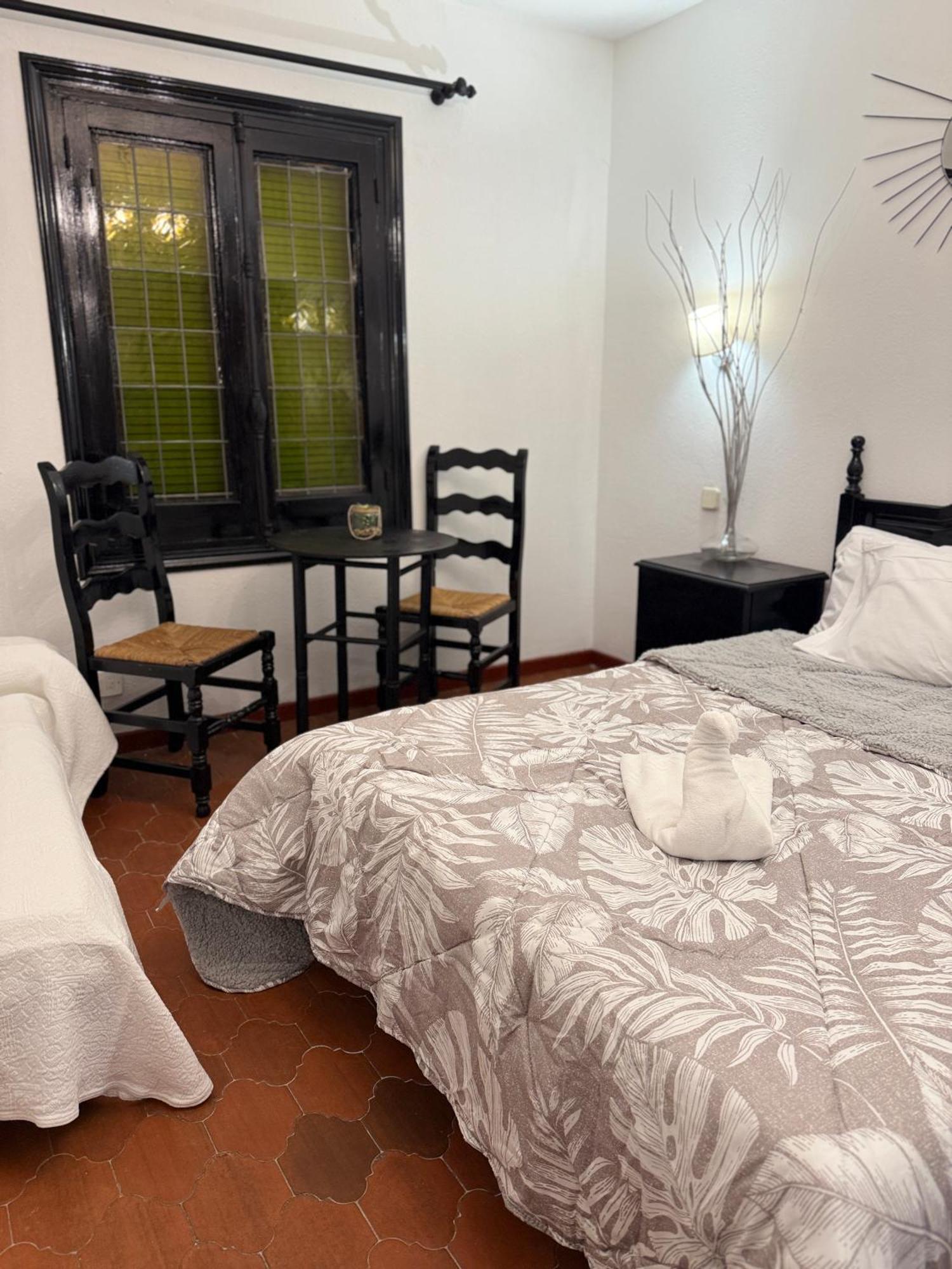 El Valle Hostal Restaurante La Pradera de Navalhorno Εξωτερικό φωτογραφία